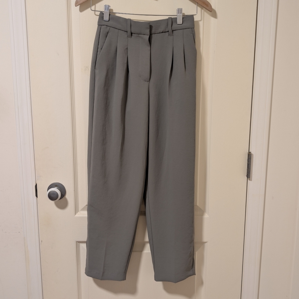 Aritzia Wilfred Carrot Pant